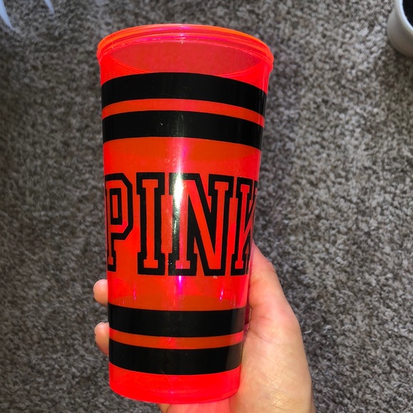 🆚 Victoria’s Secret Pink Tumbler cup - Picture 2 of 4